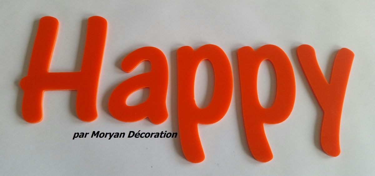 Happy deco bokstav i pleksiglass, høyde 20 cm