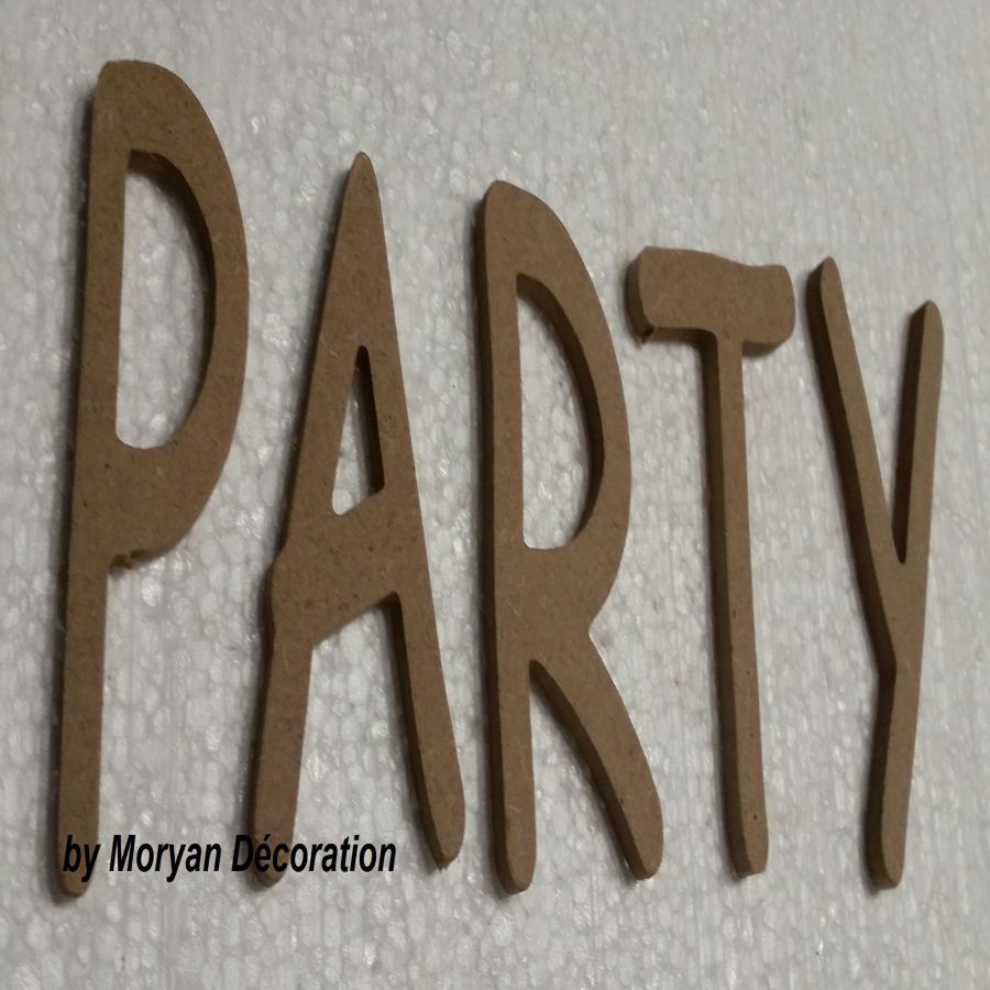 Dekorativ trebokstav PARTY